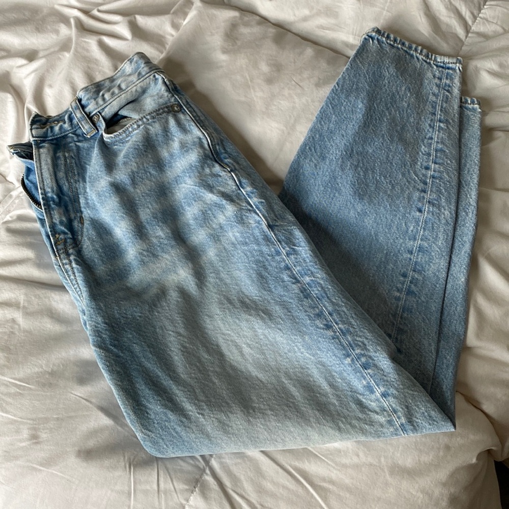 American Eagle Relaxed Mom Jean